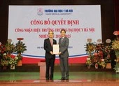 Đảng ủy khối đang xem xét xử lý vụ Hiệu trưởng Đại học y Hà Nội bị tố 'gạ tình' ảnh 2 Giáo sư Nguyễn Hữu Tú làm Hiệu trưởng Đại học Y Hà Nội