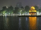 Người Hà Nội và du khách nườm nượp dạo phố đi bộ Hồ Gươm ảnh 13 Phố đi bộ quanh hồ Hoàn Kiếm mở lại từ cuối tuần này