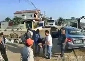 Khởi tố vụ tài xế xe bán tải đánh người nhắc dừng xe lâu ảnh 1 Triệu tập 3 người liên quan Cường 'dụ' hành hung lái xe khách