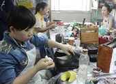 4 phụ nữ nước ngoài tố bị nhóm thiếu niên quấy rối tình dục ảnh 1 Những hành vi bị xem là quấy rối tình dục tại nơi làm việc
