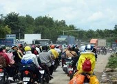 CSGT toàn quốc mạnh tay xử lý nồng độ cồn, đua xe, gây rối ảnh 2 CSGT 3 tỉnh đưa hàng ngàn công nhân từ Đồng Nai về Ninh Thuận
