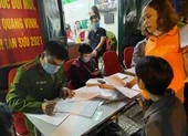 Bộ Công an lập tổng đài hỗ trợ người dân thắc mắc về CCCD gắn chip ảnh 2 Công an dùng Facebook để giải đáp việc chậm trả CCCD