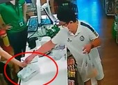 Trộm gần 300 triệu đồng trên ô tô rồi mang đi mua xe SH ảnh 3 Vụ 'cầm nhầm' túi có hàng chục triệu: Đã xác định thủ phạm