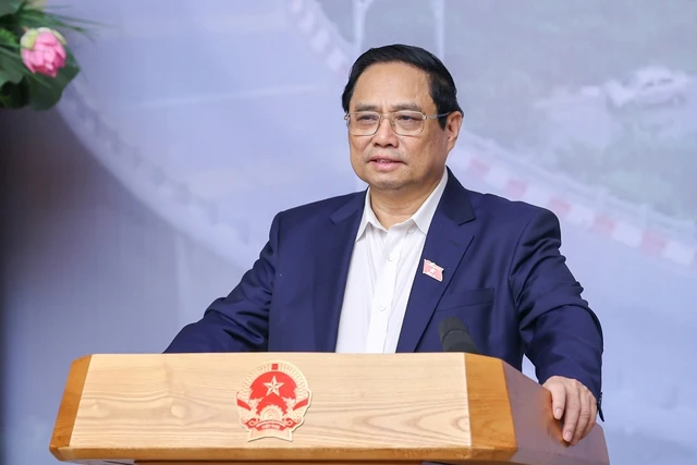 Thủ tướng: Giao ban hằng tháng để gỡ vướng mắc các dự án giao thông