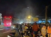 2 xe máy bốc cháy làm 2 người bị bỏng nặng ảnh 2 Va chạm giao thông, xe máy bốc cháy, một người tử vong