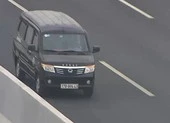 Lái xe đi ngược chiều, nhận mình say rượu để dọa người khác ảnh 1 Ô tô chạy ngược chiều trên cao tốc