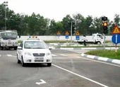 Đình chỉ cơ sở đào tạo lái xe không lắp thiết bị giám sát ảnh 2 Học phí đào tạo lái xe được quy định như thế nào?