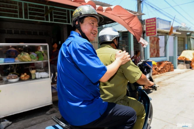 Thăm đảo Thạnh An, Bí thư Thăng chỉ đạo sớm xây trường cấp 3 ảnh 1 Thăm đảo Thạnh An, Bí thư Thăng chỉ đạo sớm xây trường cấp 3