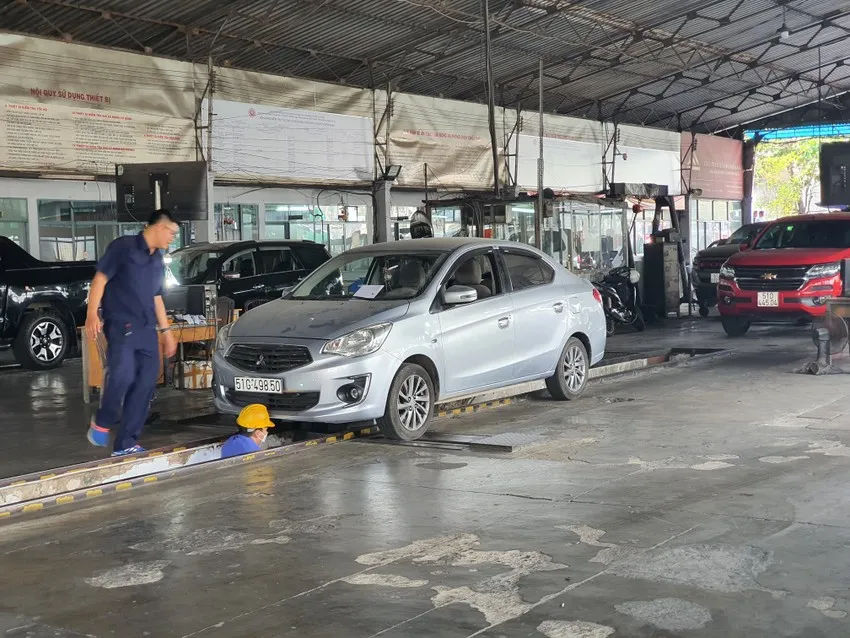 Một trung tâm đăng kiểm tại TP.HCM. Ảnh: THY NHUNG