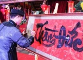 Lần đầu xin chữ và cho chữ trực tuyến trên nền tảng zoom ảnh 2 Hội chữ xuân Canh Tý ở Văn Miếu chính thức khai mạc