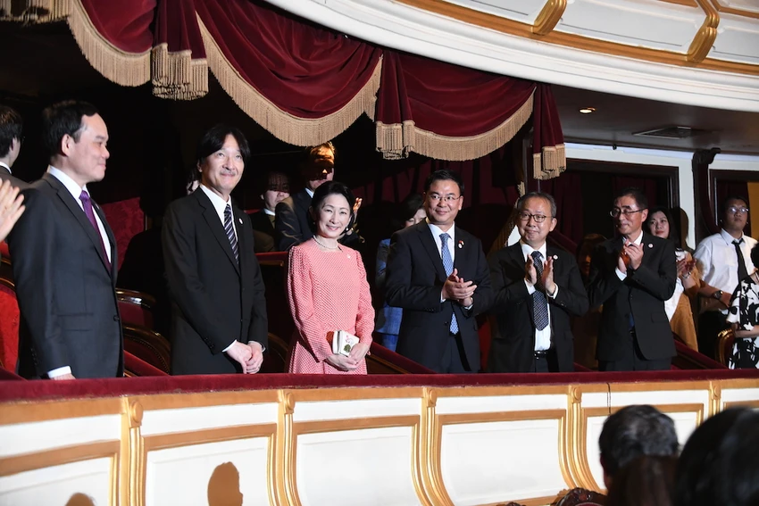 Hoàng Thái tử Nhật Bản dự công diễn vở Opera Công nữ Anio tại Việt Nam - Ảnh 1.