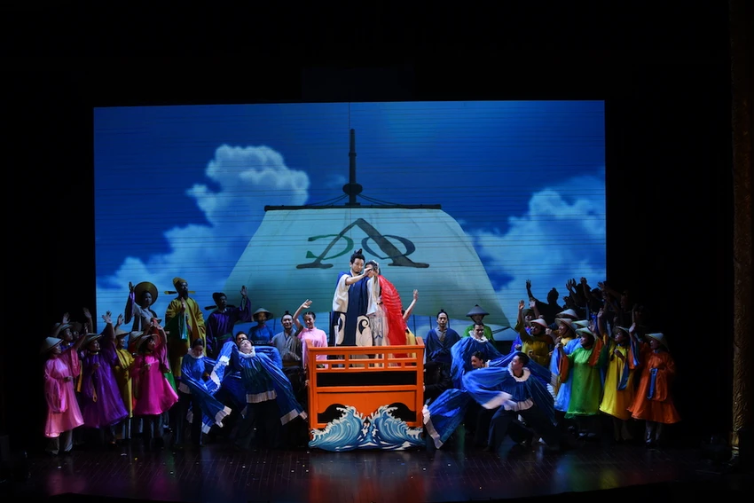 Hoàng Thái tử Nhật Bản dự công diễn vở Opera Công nữ Anio tại Việt Nam - Ảnh 2.