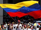 Lệnh trừng phạt Cuba vì ủng hộ ông Maduro mới chỉ là bước đầu ảnh 2 Người dân Venezuela biểu tình đòi điện và nước sinh hoạt