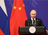 Tân tổng thống Ukraine 'ăn miếng trả miếng' với ông Putin ảnh 2 Ông Putin nói định cấp hộ chiếu cho tất cả công dân Ukraine