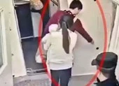 Sinh viên y Trung Quốc ném tiền chữa bệnh, bị phạt nặng ảnh 2 Lại thêm một người Trung Quốc ném xu cầu may khi lên máy bay