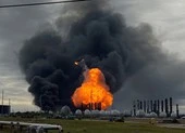 VIDEO: Nhà máy ở Houston nổ lớn, 2 người thiệt mạng ảnh 1 60.000 người phải sơ tán vì nhà máy hóa chất phát nổ