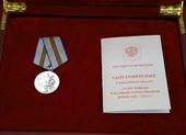 Quân đội Nga thử pháo hoa, chuẩn bị kỷ niệm ngày chiến thắng ảnh 1 Ông Kim nhận huân chương của Nga nhân ngày chiến thắng 9-5