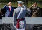 Ông Trump tiết lộ lý do muốn rút bớt quân khỏi Đức ảnh 2 Ông Trump: Xử lý xung đột bên ngoài không phải nhiệm vụ của Mỹ