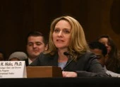 Nga tố nước ngoài liên tục cài gián điệp trong năm 2020 ảnh 2 Ông Biden đề cử nữ Thứ trưởng Quốc phòng đầu tiên