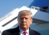 Chính quyền ông Trump tung lệnh trừng phạt cuối vào Huawei ảnh 4 Ông Trump yêu cầu chính phủ Mỹ giảm mua sắm hàng Trung Quốc