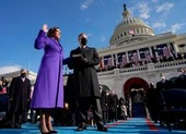 Ông Biden nói về bức thư ông Trump để lại ở Phòng Bầu dục ảnh 2 Vì sao bà Harris, Obama, Clinton chọn áo tím ngày nhậm chức