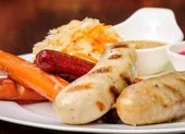 Đài Loan: Làn sóng đổi tên để được ăn sushi miễn phí 2 ngày ảnh 2 Phá được vụ trộm 9 năm nhờ một miếng xúc xích