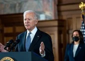 Hàng trăm người Mỹ biểu tình chống hành vi kỳ thị người gốc Á ảnh 6 Ông Biden: Người Mỹ gốc Á phải sống trong sợ hãi 1 năm qua