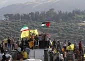 Israel thả 110 bom dẫn đường xuống Dải Gaza ảnh 2 Thế khó của Israel: Cùng lúc hứng rocket từ Hamas và Lebanon