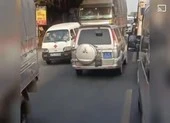 Tài xế xe biển xanh đi ngược chiều ở An Giang bị phạt 4 triệu ảnh 3 Giám đốc Công an An Giang chỉ đạo xử lý xe biển xanh lấn làn
