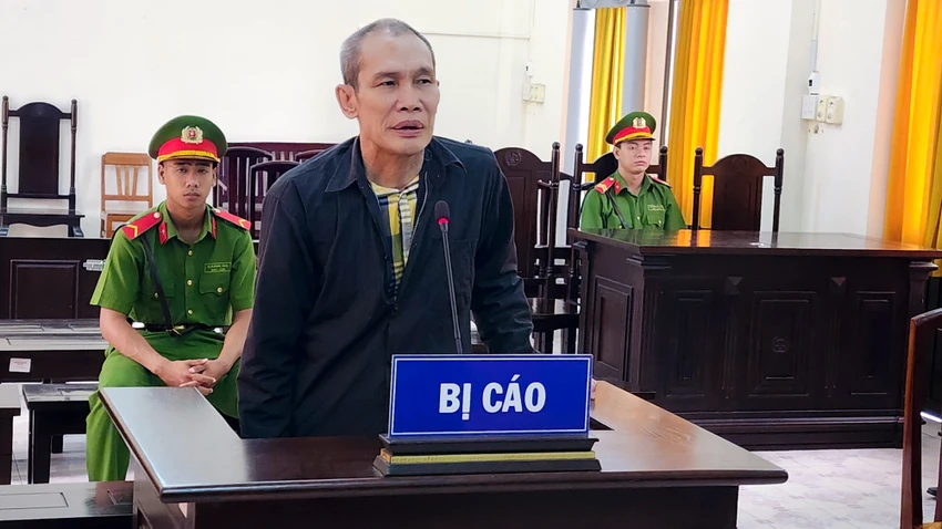 Bị cáo Ngô Tấn Lợi bị VKS đề nghị mức án tù chung thân về tội giết người. Ảnh: VĂN VŨ ảnh 1 giet-nguoi-kien-giang.jpg