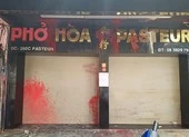 Vụ 'khủng bố' quán phở Hòa: Đề nghị truy tố thêm 1 bị can ảnh 2 Tiếp tục điều tra vụ ‘khủng bố’ quán Phở Hòa