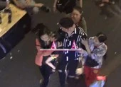Điều tra: Rút tiền của khách đổ xăng như ảo thuật ảnh 4 Công an tạm giữ nhiều người trong băng móc túi ở phố Tây