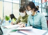 Vất vả tìm mua sách giáo khoa ảnh 2 Thêm hai trường đại học ở TP.HCM công bố điểm sàn theo điểm thi tốt nghiệp