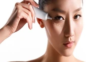 Bye bye mụn đầu đen với những cách cực dễ tại nhà ảnh 6 'Tuyệt chiêu' dưỡng mắt, trị quầng thâm cực đơn giản