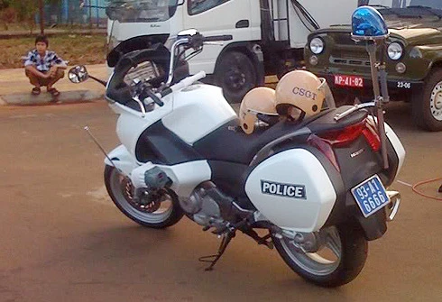 Honda NT700V. Ảnh:Wolf. nt700V-1128-1405206870.jpg