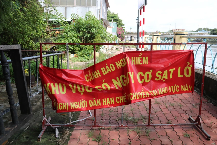 Biển báo nguy hiểm sat-lo