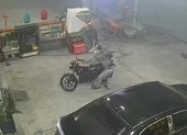 Cặp vợ chồng lẻn vào nhà dân trộm bò ảnh 2 Vừa mở cửa quán bún thì bị trộm bẻ khóa lấy xe