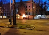 Chuyên gia TQ mổ xẻ vụ máy bay Sukhoi-35 của Nga bị Ukraine bắn hạ ảnh 3 VIDEO: Thiệt mạng sau khi lái xe tông vô cổng đại sứ quán Nga ở Romania