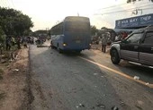 Ô tô 4 chỗ liên tiếp bị 2 xe tải 2 lần húc văng ảnh 4 2 người tử vong sau tai nạn liên hoàn tại Bình Dương
