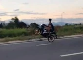 Đà Nẵng: Ngăn nhóm thiếu niên chạy xe Raider so kè tốc độ ảnh 3 Phạt nhóm thanh niên chạy xe bốc đầu trong dịch COVID-19