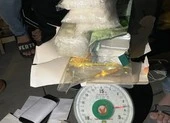 Kẻ buôn ma túy bung cửa ô tô định chạy nhưng bất thành ảnh 2 Trữ 3,5 kg ma túy để bán trong dịp Tết