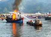 Đà Nẵng gỡ vướng để ngư dân kẹt ngoài biển được vào bờ ảnh 2 Đà Nẵng cảnh báo nguy cơ cháy tàu cá vì vắng chủ giữa mùa dịch