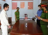 Tạm giam 2 nghi phạm tổ chức cho người Trung Quốc nhập cảnh trái phép ảnh 2 Nhân viên siêu thị điện máy làm giả con dấu chiếm đoạt 350 triệu đồng