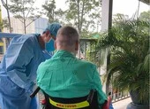 Bệnh nhân 91 ngưng dùng toàn bộ kháng sinh ảnh 2 Phi công người Anh chính thức ngưng thở máy