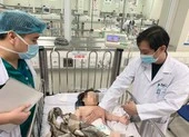 Bé gái rơi từ tầng 13 chung cư sắp được xuất viện ảnh 2 Thông tin mới vụ bé gái ở Hà Nội rơi từ tầng 13 chung cư