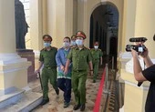 Bị đề nghị tử hình kẻ phóng hỏa làm chết 5 người đập bàn ảnh 3 Xử vụ phóng hỏa 5 người chết ở quận 9 Tết Canh Tý