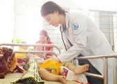 Bé trai 3 tuổi tử vong bất thường, tay chân có nhiều vết bầm ảnh 2 Học y phải thi mới được làm bác sĩ