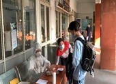 TP.HCM ưu tiên tiêm chủng vaccine COVID-19 cho 44.000 người ảnh 2 TP.HCM tiếp tục cách ly tập trung người từ 19 điểm ở Hải Dương