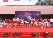 Thầy tổng phụ trách đội hết mình cho phong trào ảnh 3 Trao giải cuộc thi 'Sáng tác về thầy giáo Chu Văn An'
