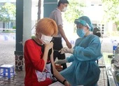 Dùng công nghệ số 'đánh chặn' dịch từ xa ảnh 2 Phú Nhuận tiêm vắc xin cho trẻ em không thuộc diện học sinh tại các trường
